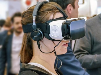 vr-1992973_640.jpg